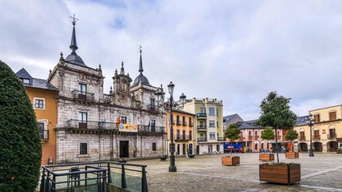 Piso Nuevo En El Casco Antiguo Apartment Ponferrada Exterior photo